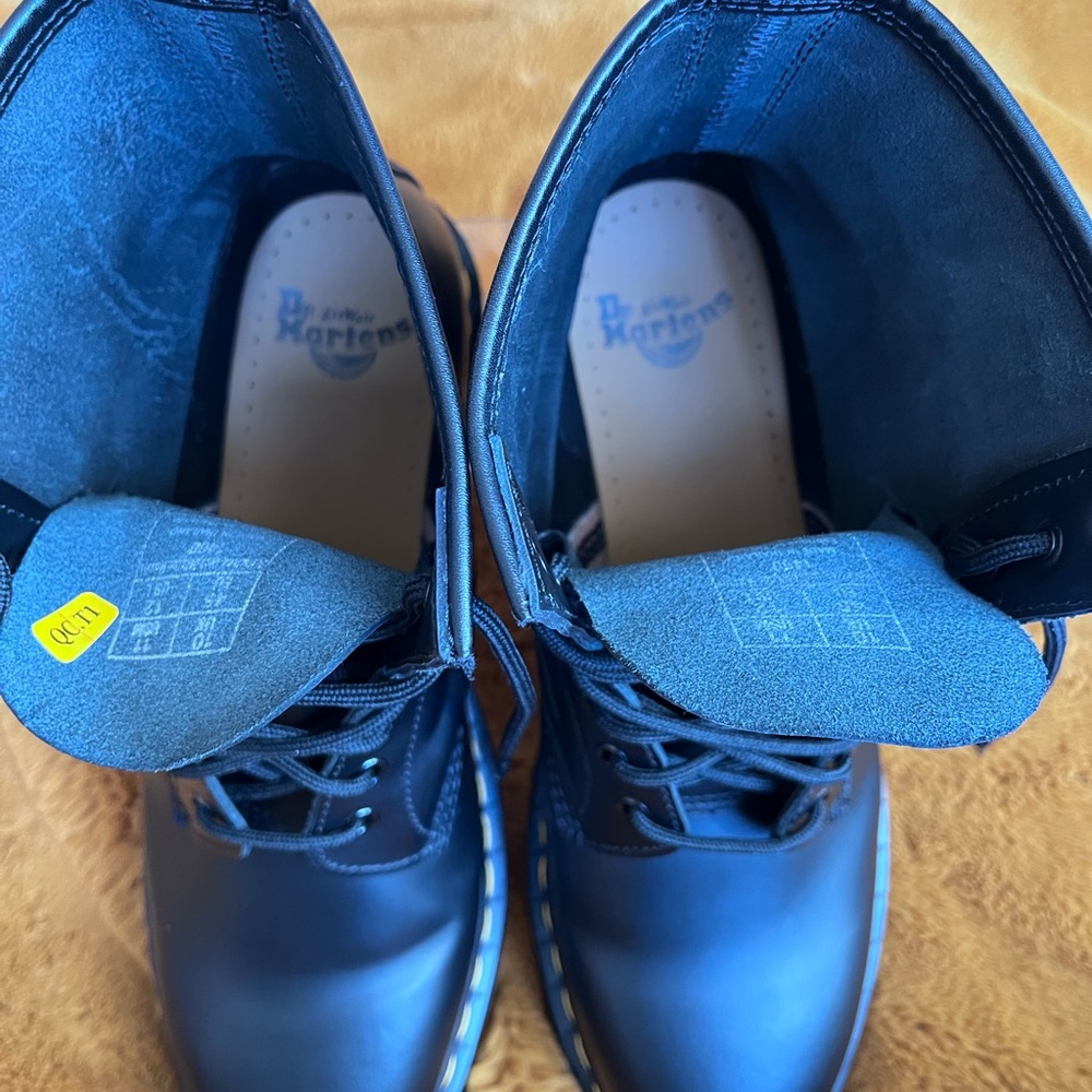 Dr. Martens 1460 Smooth Leather Boots Black Size 11 Men / 12 Women - Picture 11 of 12